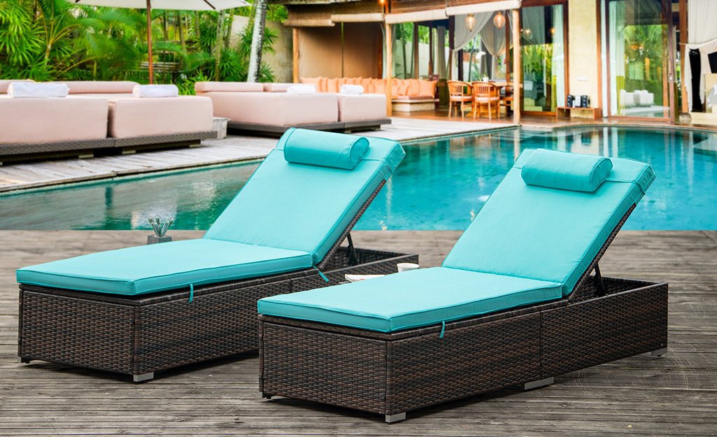 Wicker Poolside Furniture